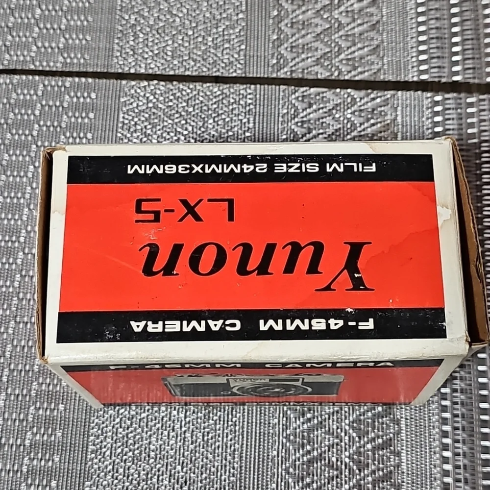 Vintage Yunon‎ LX-5 F-45MM 35mm Point & Shoot Camera Original Packaging & Case